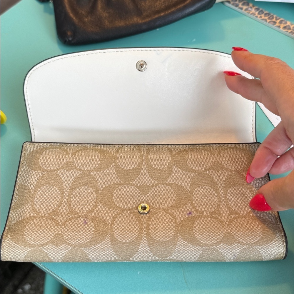 Coach White and Cream Women's Wallet fold leather coin card clutch wristlet - Picture 5 of 10